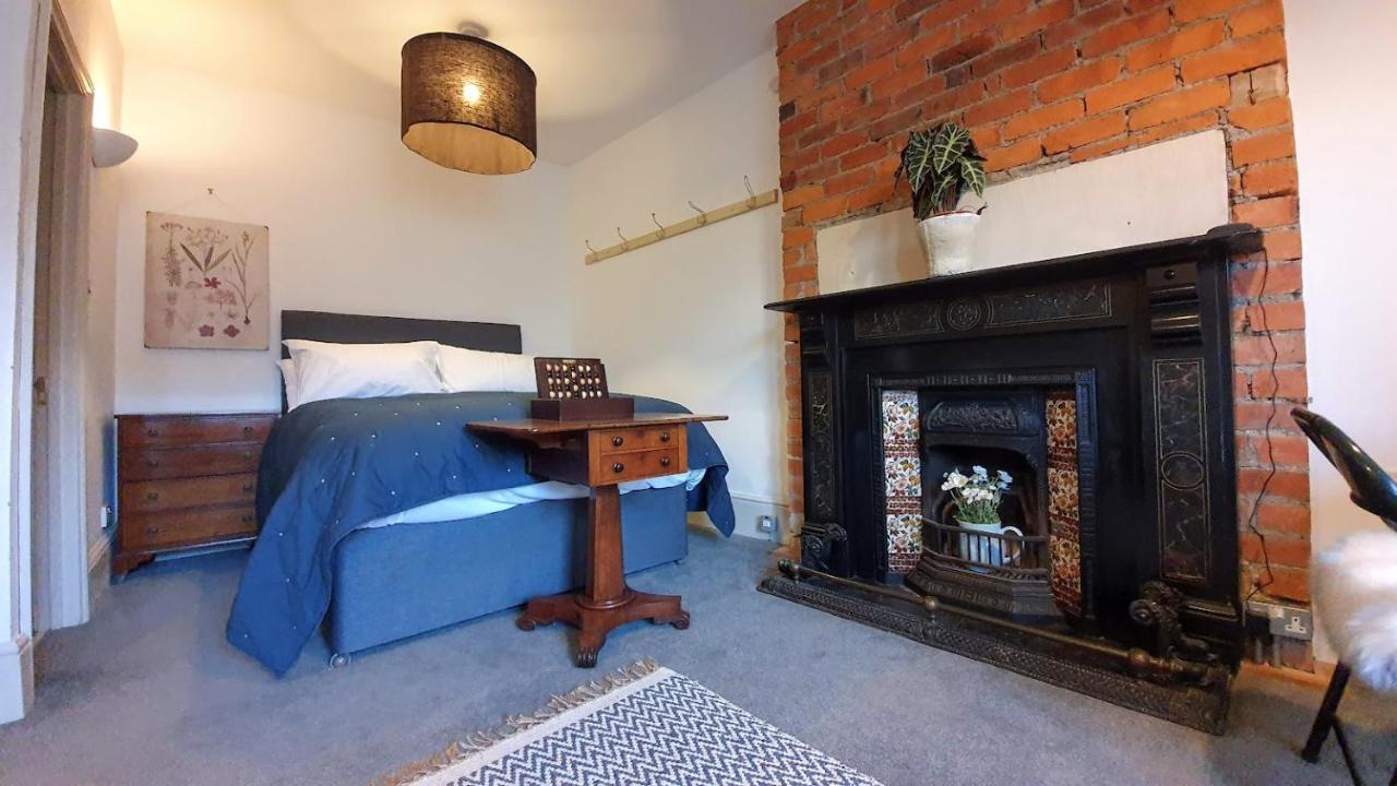 Stylish Town Centre Apartments Nailsworth Extérieur photo
