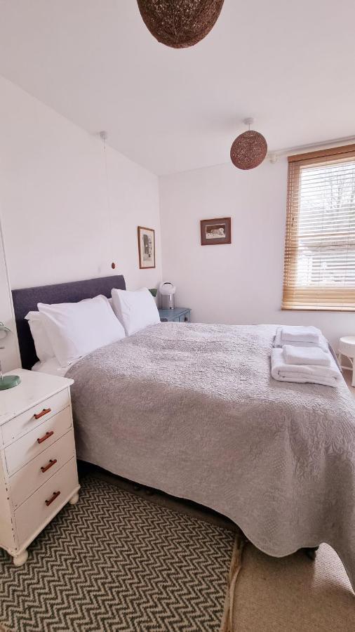 Stylish Town Centre Apartments Nailsworth Extérieur photo