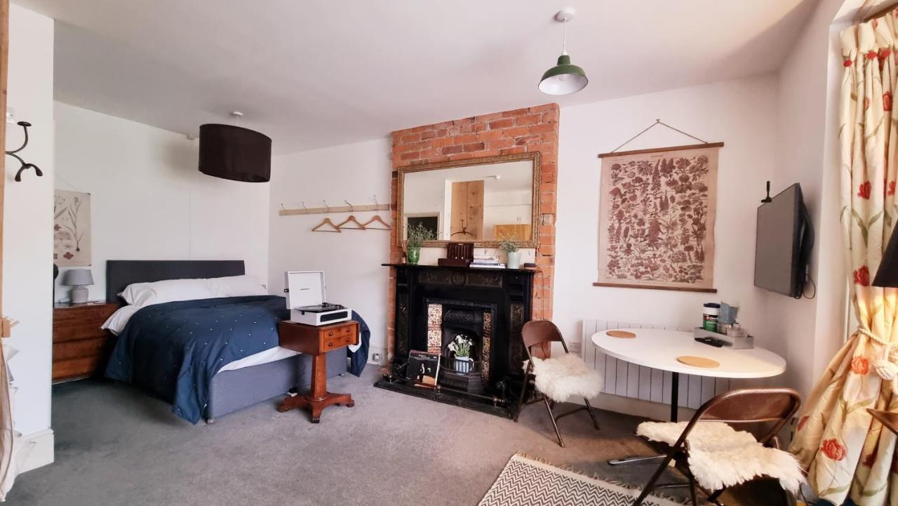 Stylish Town Centre Apartments Nailsworth Extérieur photo